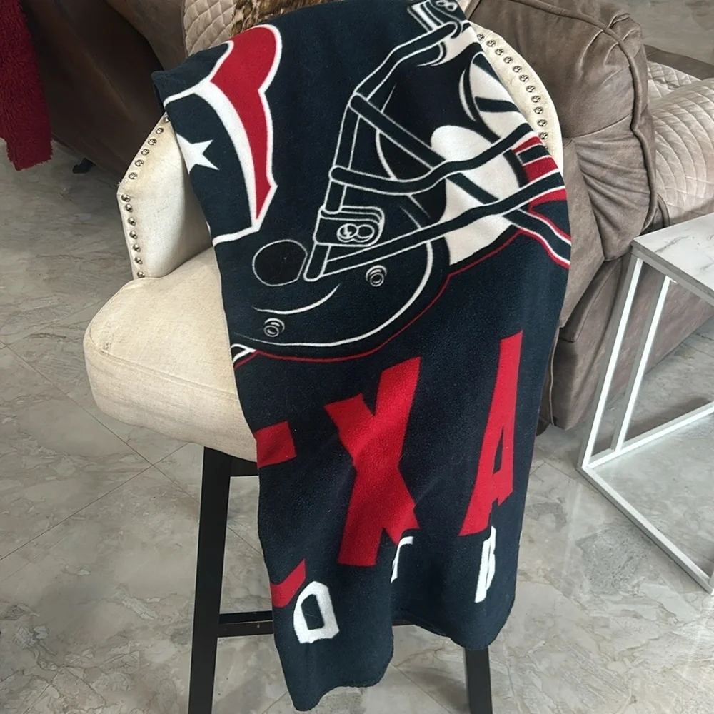 Northwest Make It‎ Official Houston Texas Throw.
